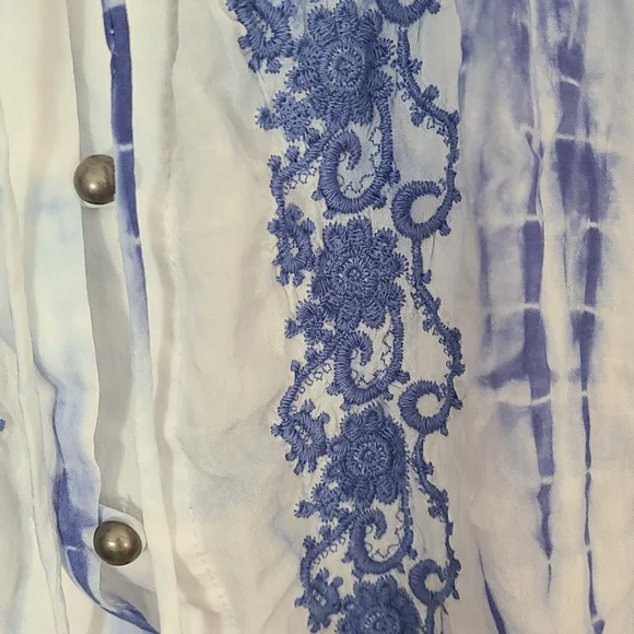 NWT fever beautiful batik top with embroidery, L - Picture 2 of 16